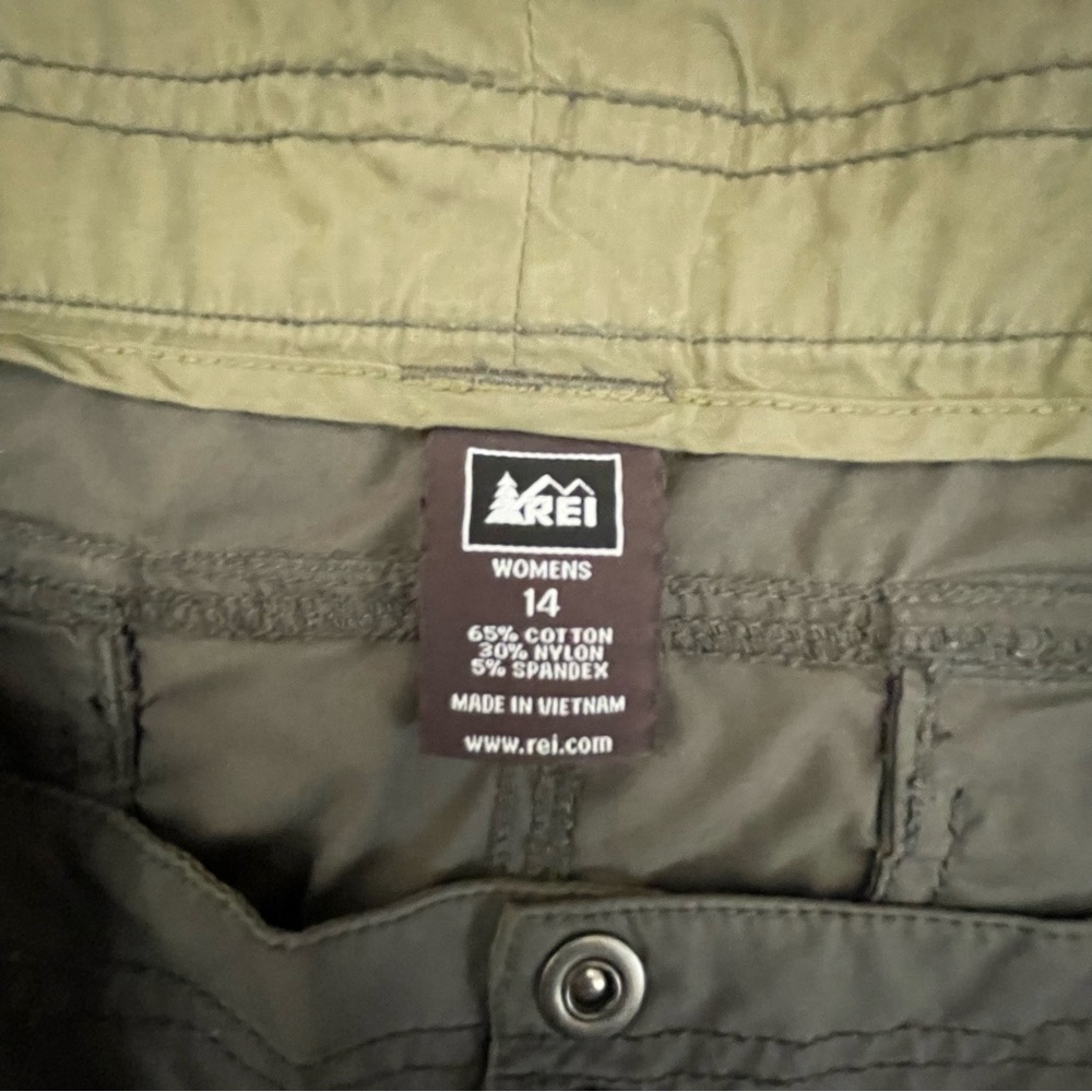 REI Women’s Hunter Green Activewear Shorts - 14 - Picture 4 of 11